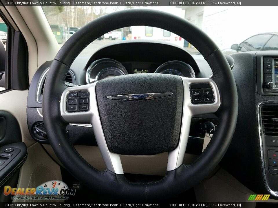 2016 Chrysler Town & Country Touring Cashmere/Sandstone Pearl / Black/Light Graystone Photo #18