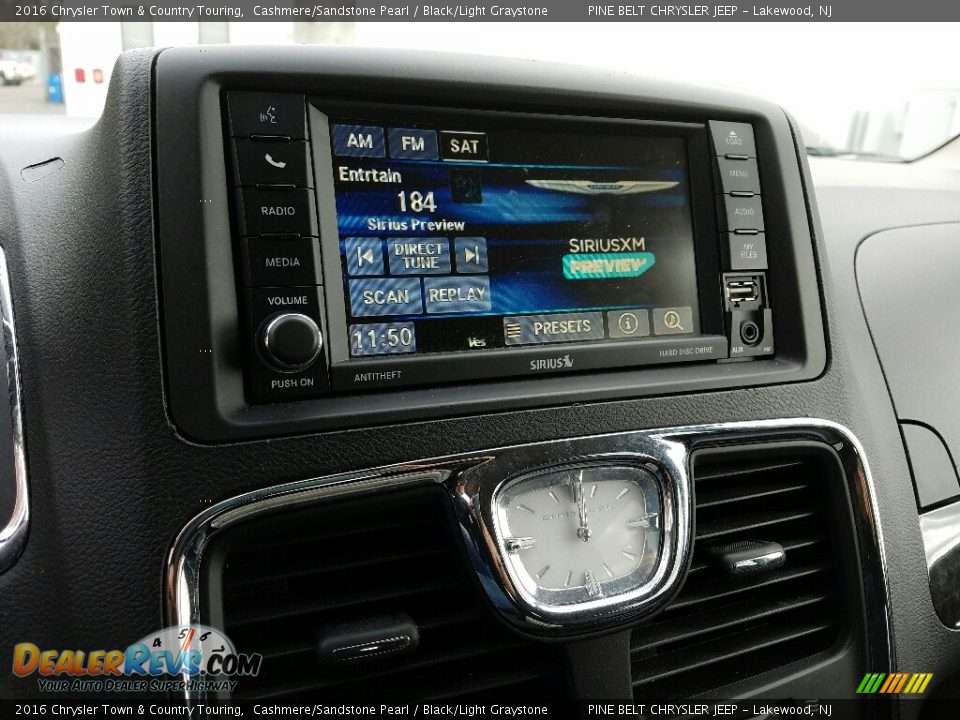 2016 Chrysler Town & Country Touring Cashmere/Sandstone Pearl / Black/Light Graystone Photo #22