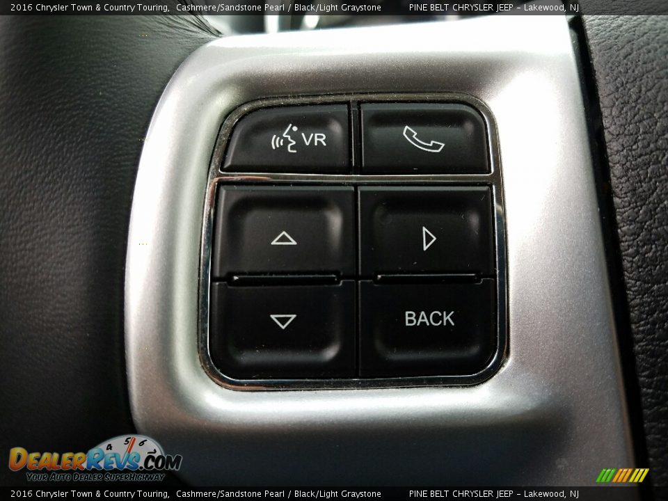 2016 Chrysler Town & Country Touring Cashmere/Sandstone Pearl / Black/Light Graystone Photo #23