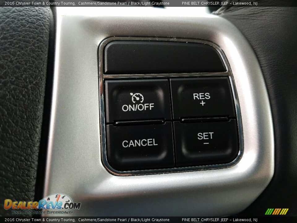 2016 Chrysler Town & Country Touring Cashmere/Sandstone Pearl / Black/Light Graystone Photo #24