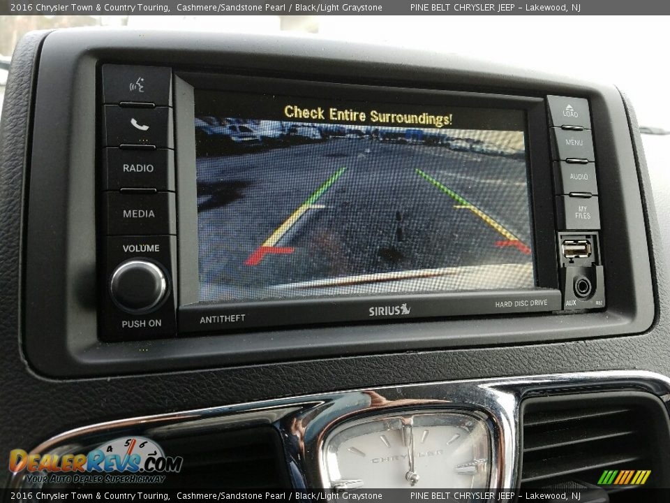 2016 Chrysler Town & Country Touring Cashmere/Sandstone Pearl / Black/Light Graystone Photo #25