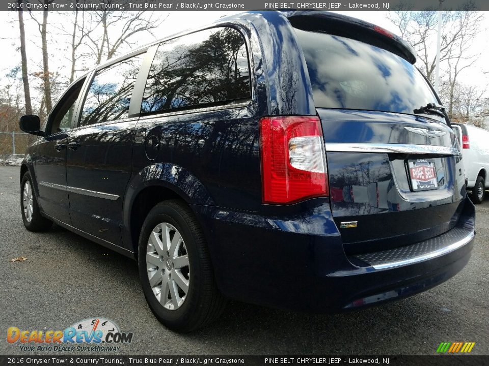 2016 Chrysler Town & Country Touring True Blue Pearl / Black/Light Graystone Photo #5