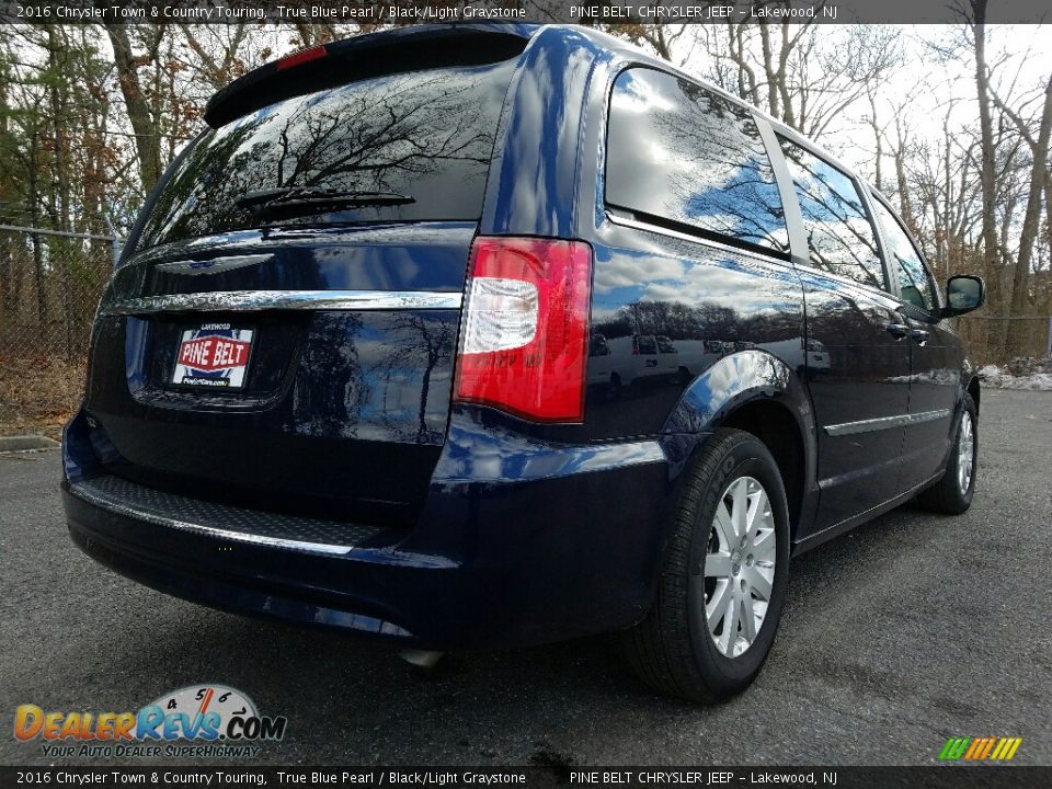 2016 Chrysler Town & Country Touring True Blue Pearl / Black/Light Graystone Photo #7