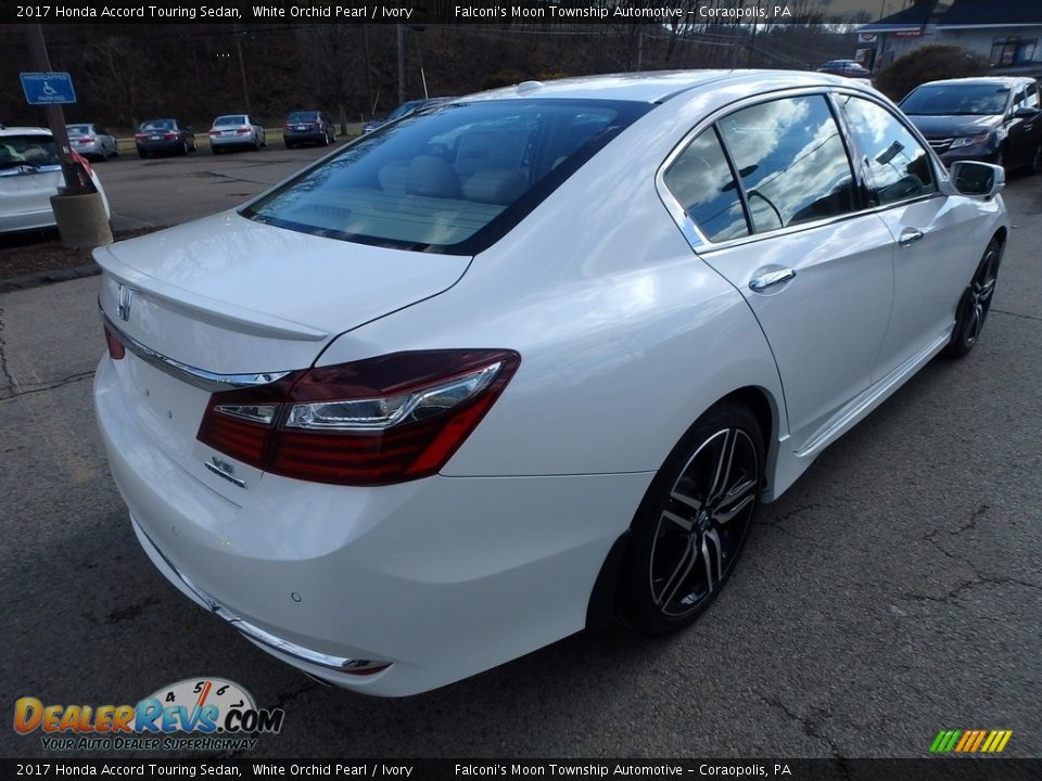 2017 Honda Accord Touring Sedan White Orchid Pearl / Ivory Photo #4