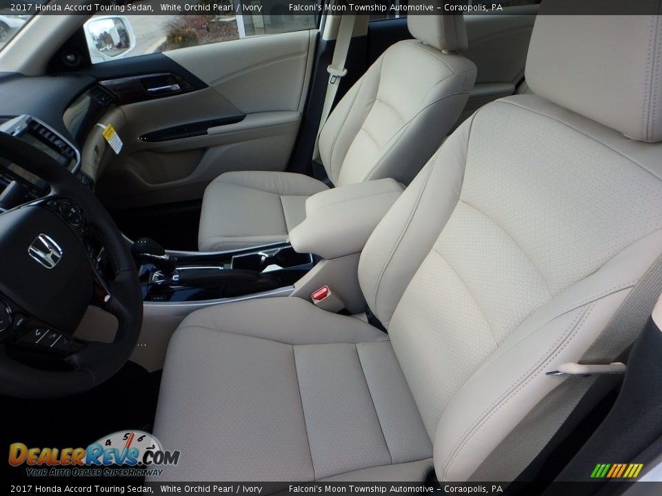 2017 Honda Accord Touring Sedan White Orchid Pearl / Ivory Photo #8