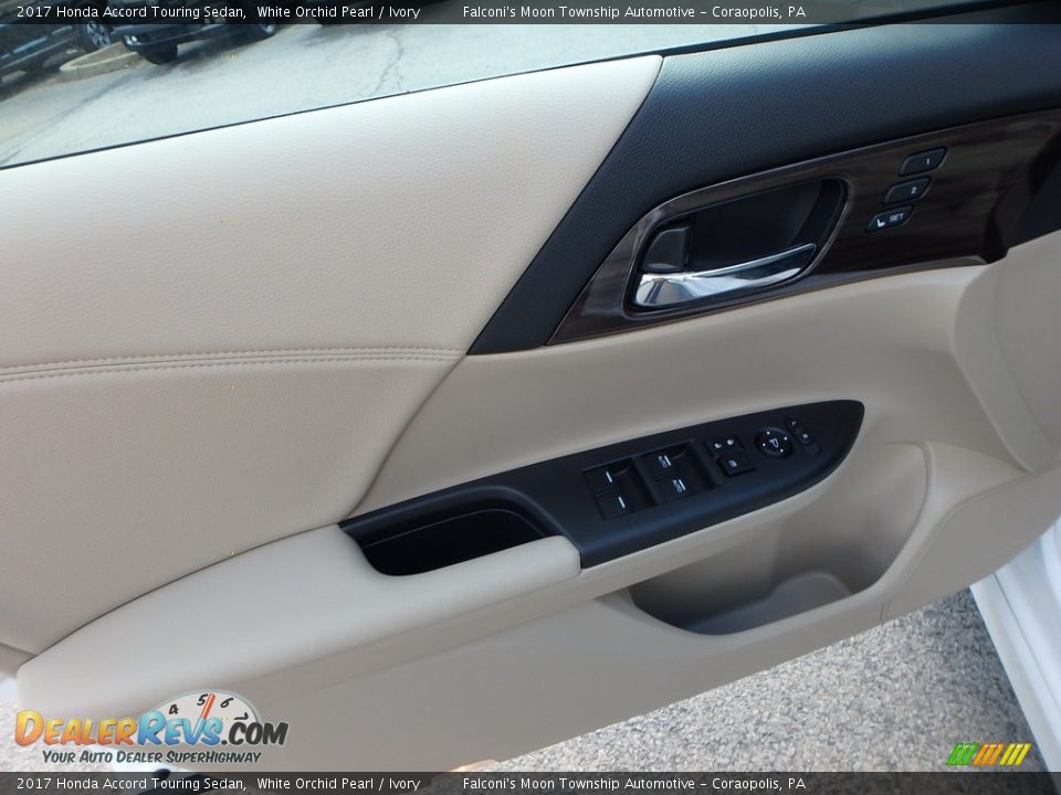 2017 Honda Accord Touring Sedan White Orchid Pearl / Ivory Photo #11
