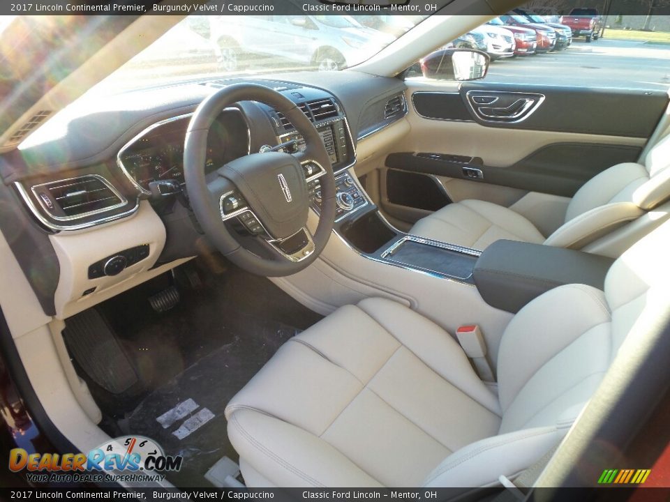 Front Seat of 2017 Lincoln Continental Premier Photo #10