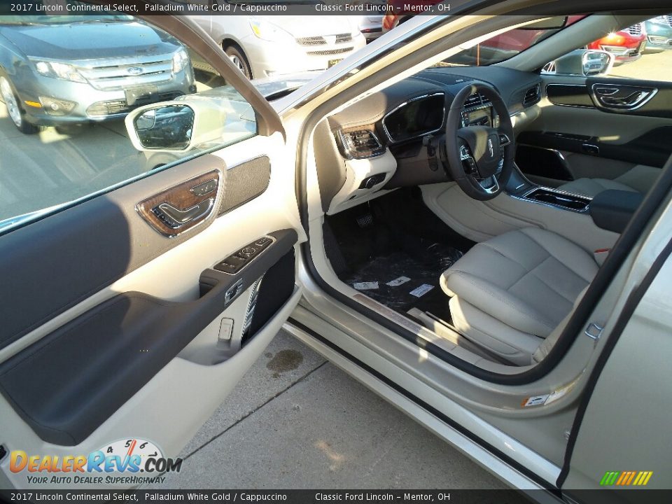 Front Seat of 2017 Lincoln Continental Select Photo #10
