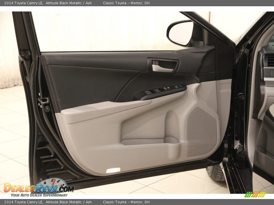2014 Toyota Camry LE Attitude Black Metallic / Ash Photo #4