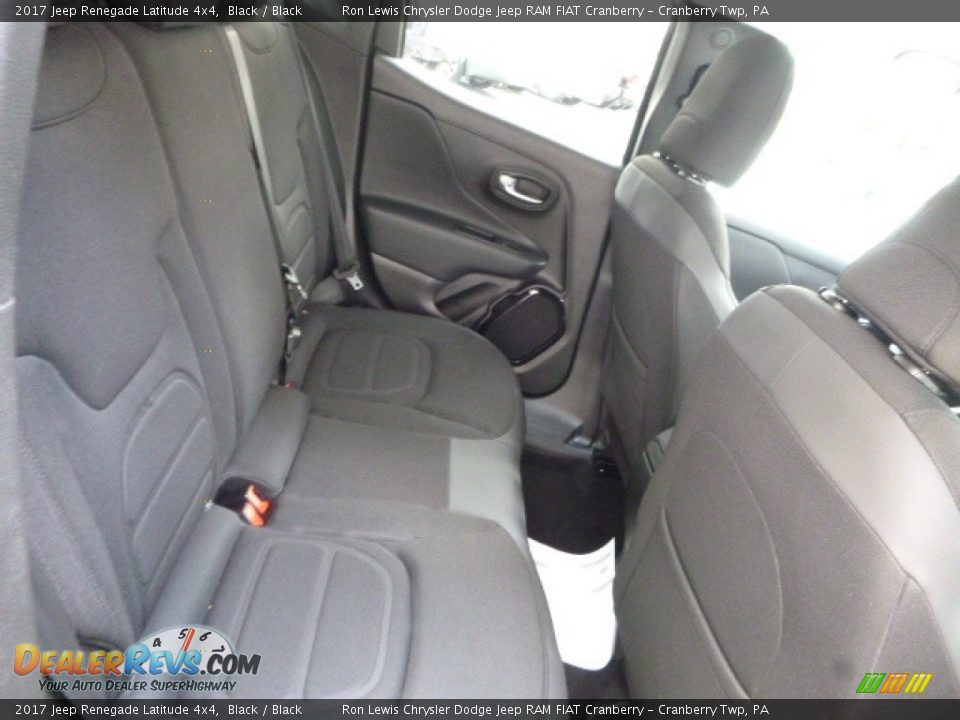 2017 Jeep Renegade Latitude 4x4 Black / Black Photo #7