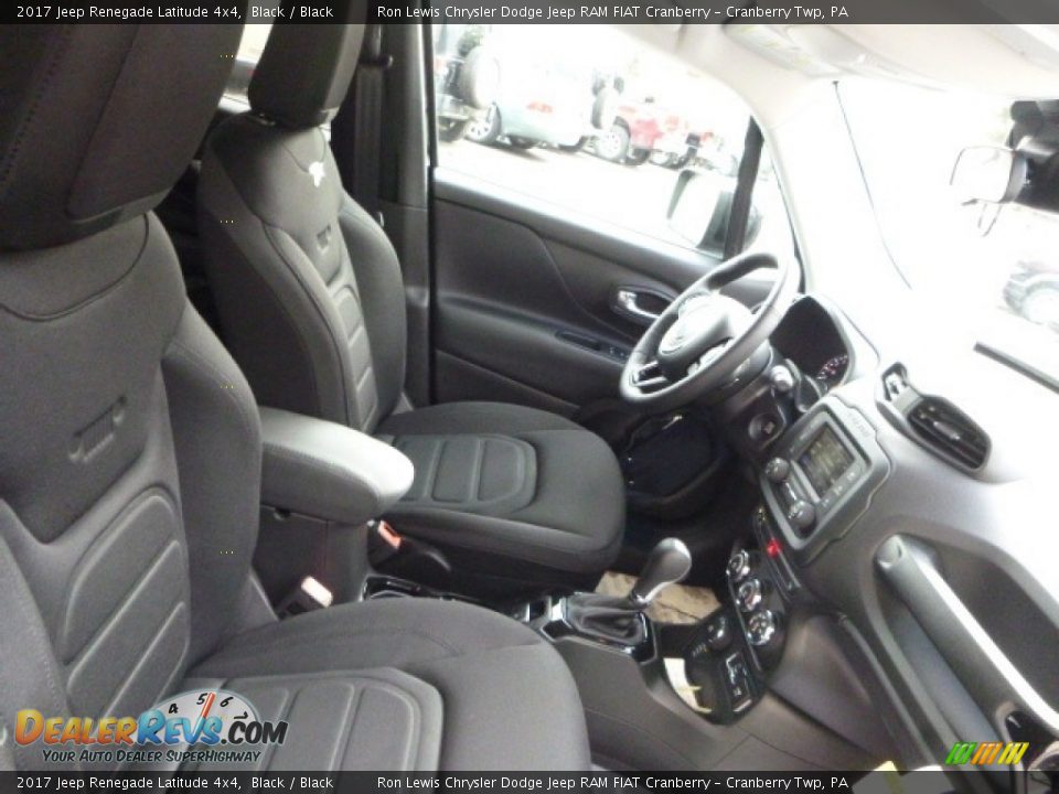2017 Jeep Renegade Latitude 4x4 Black / Black Photo #8