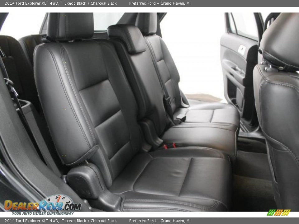 2014 Ford Explorer XLT 4WD Tuxedo Black / Charcoal Black Photo #21