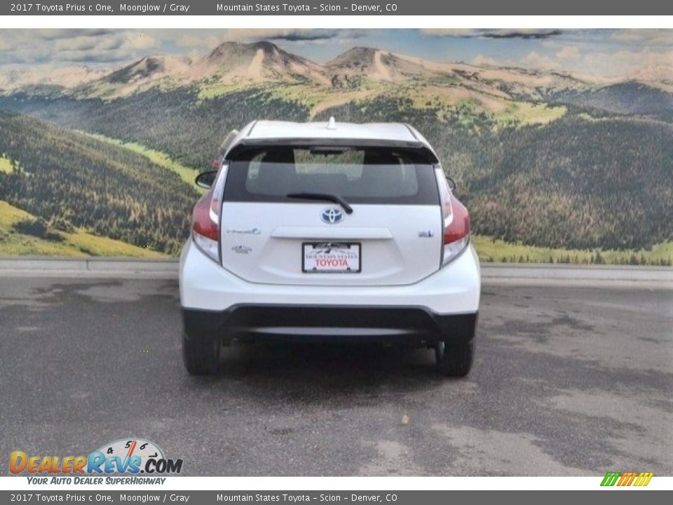 2017 Toyota Prius c One Moonglow / Gray Photo #4