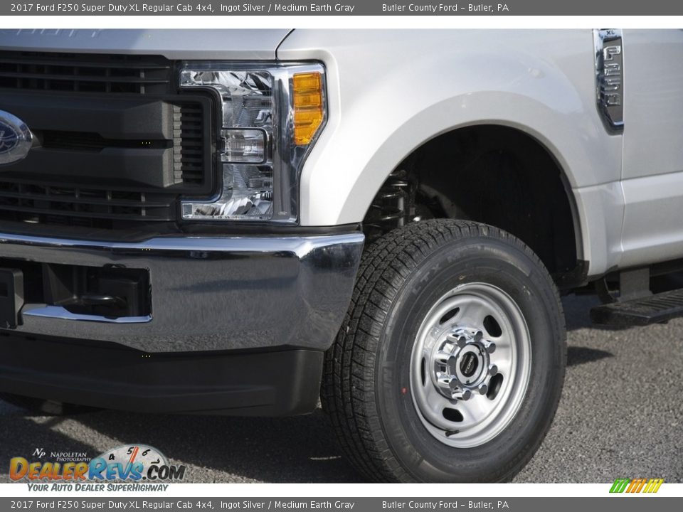 2017 Ford F250 Super Duty XL Regular Cab 4x4 Ingot Silver / Medium Earth Gray Photo #2