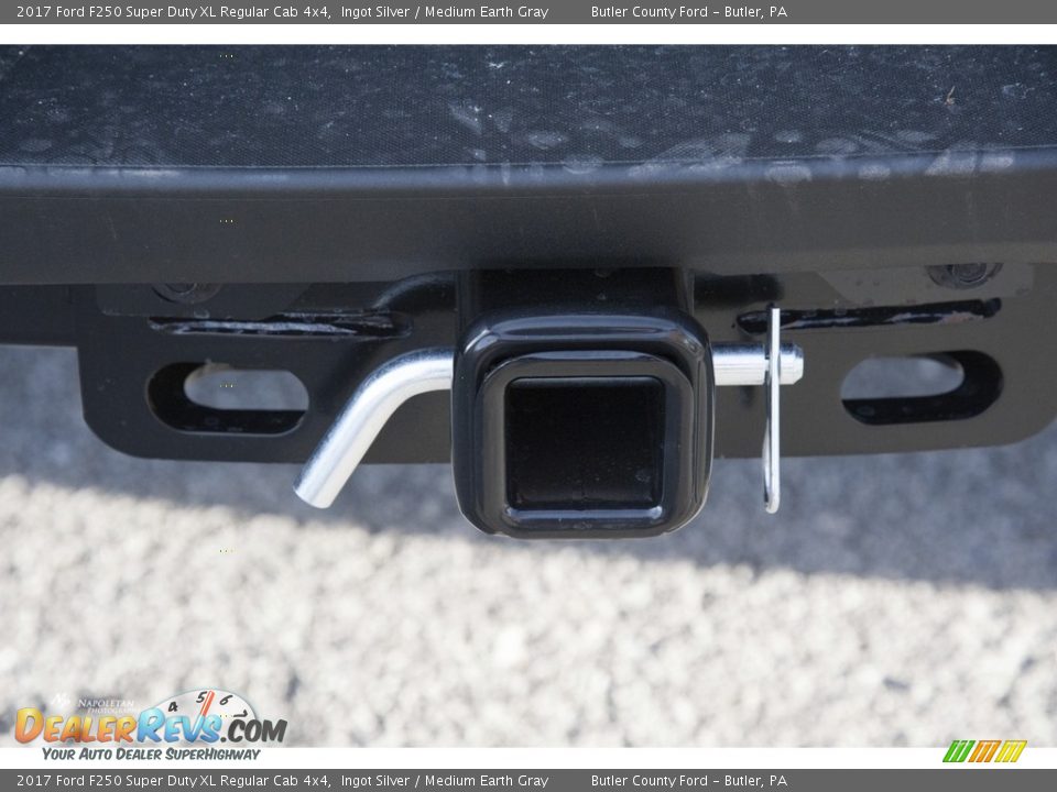2017 Ford F250 Super Duty XL Regular Cab 4x4 Ingot Silver / Medium Earth Gray Photo #3
