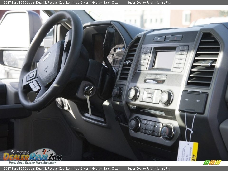 2017 Ford F250 Super Duty XL Regular Cab 4x4 Ingot Silver / Medium Earth Gray Photo #6