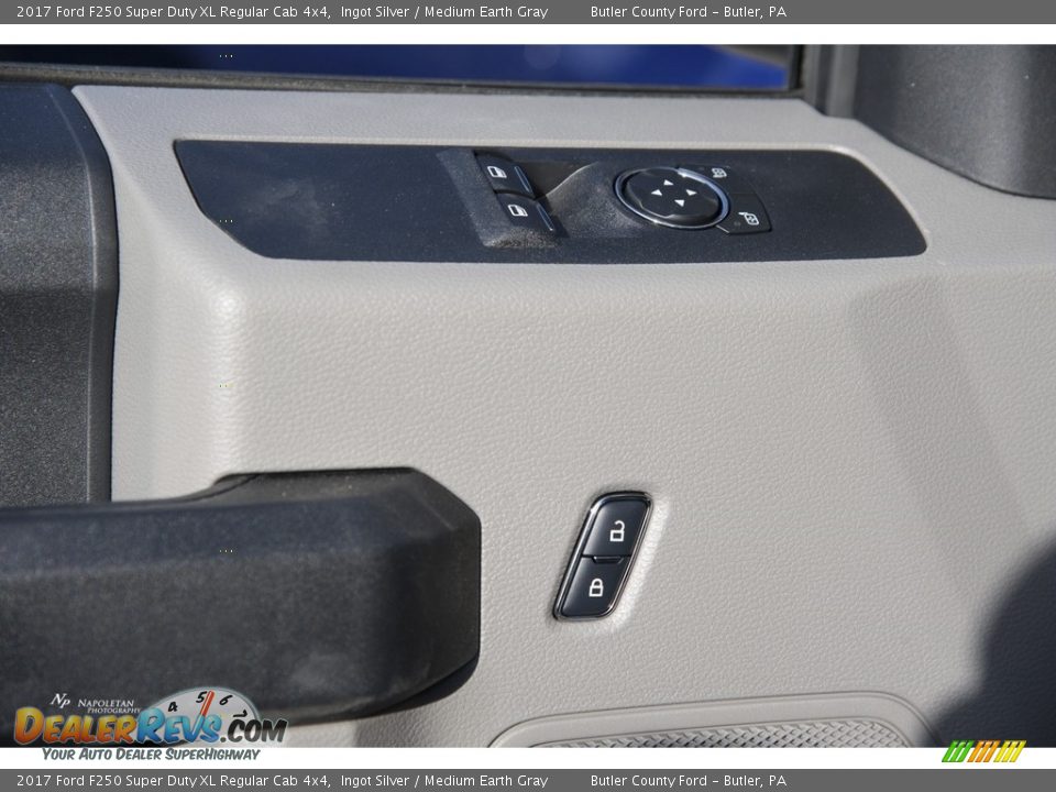 2017 Ford F250 Super Duty XL Regular Cab 4x4 Ingot Silver / Medium Earth Gray Photo #8