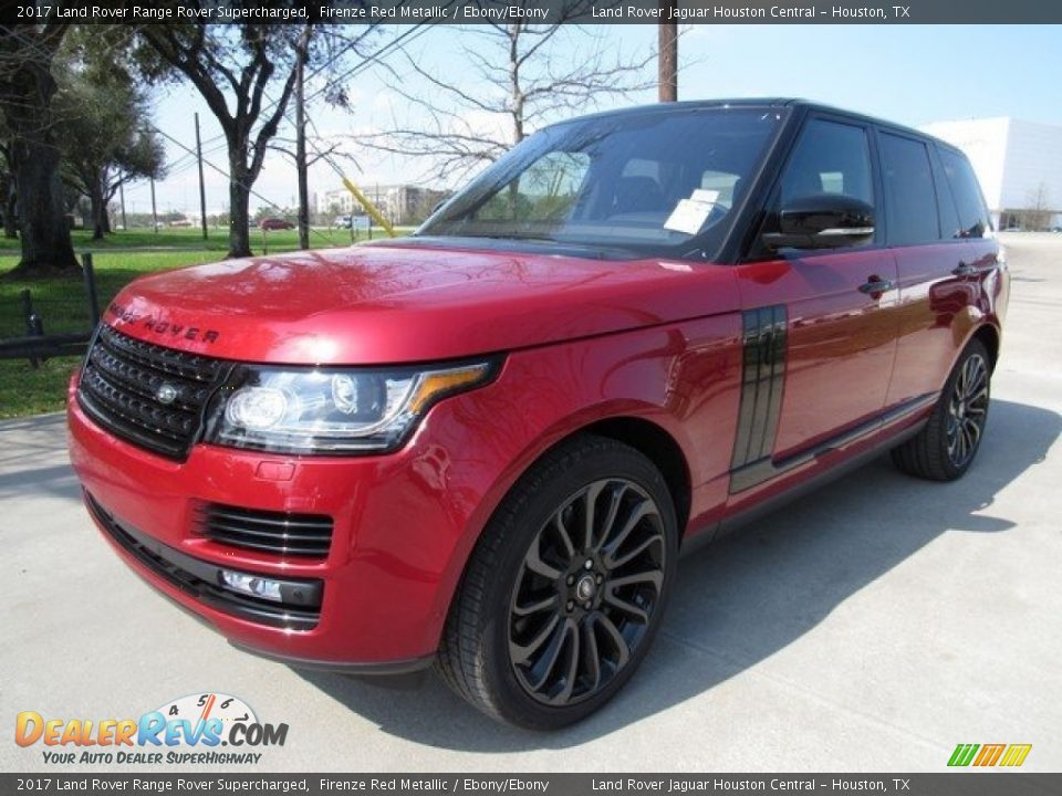 Front 3/4 View of 2017 Land Rover Range Rover Supercharged Photo #10