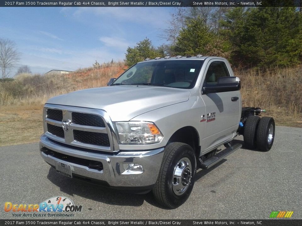 Front 3/4 View of 2017 Ram 3500 Tradesman Regular Cab 4x4 Chassis Photo #18