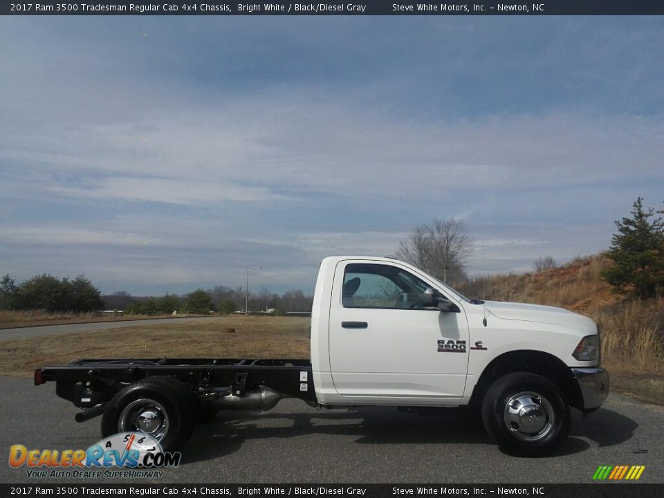 2017 Ram 3500 Tradesman Regular Cab 4x4 Chassis Bright White / Black/Diesel Gray Photo #14