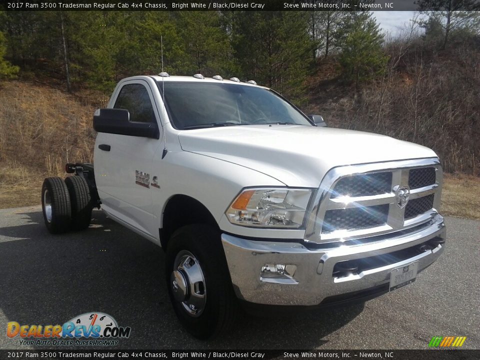 2017 Ram 3500 Tradesman Regular Cab 4x4 Chassis Bright White / Black/Diesel Gray Photo #20