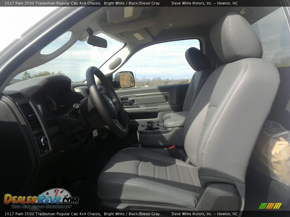 2017 Ram 3500 Tradesman Regular Cab 4x4 Chassis Bright White / Black/Diesel Gray Photo #21