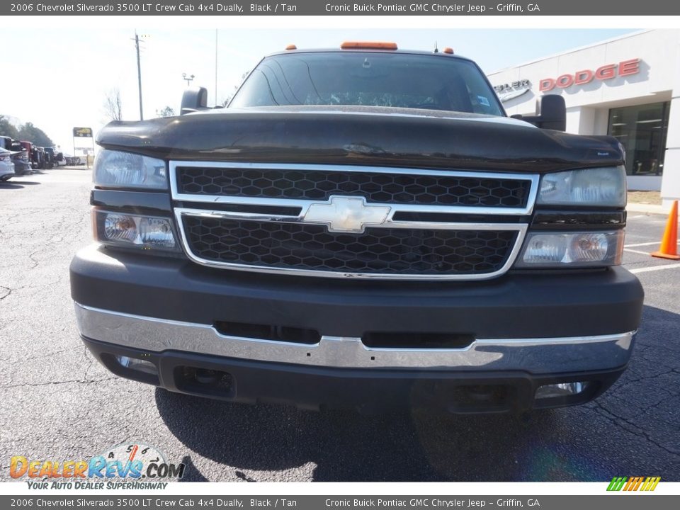 2006 Chevrolet Silverado 3500 LT Crew Cab 4x4 Dually Black / Tan Photo #2