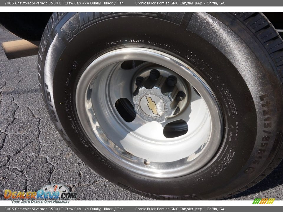 2006 Chevrolet Silverado 3500 LT Crew Cab 4x4 Dually Black / Tan Photo #16