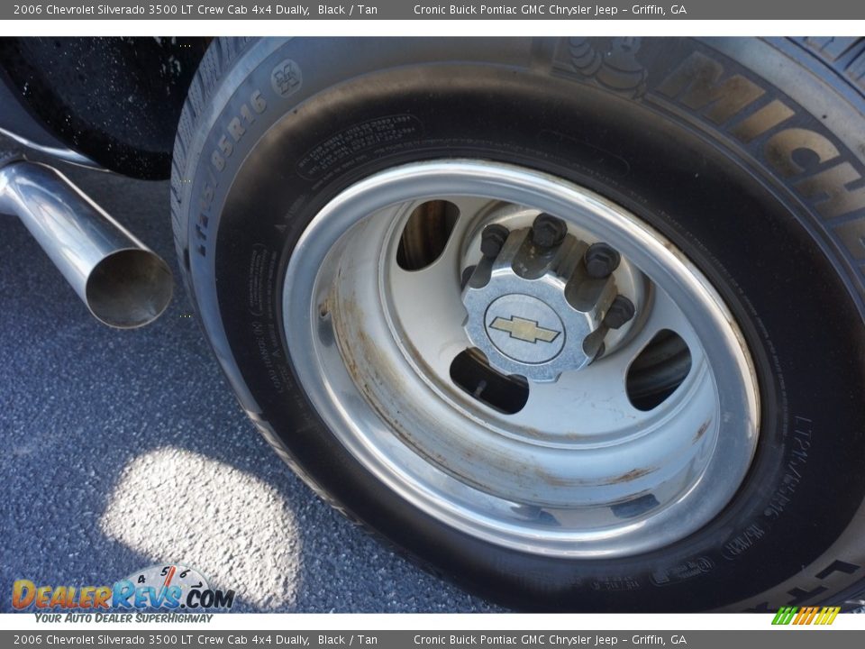 2006 Chevrolet Silverado 3500 LT Crew Cab 4x4 Dually Black / Tan Photo #17