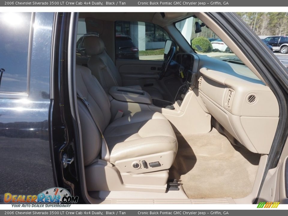 2006 Chevrolet Silverado 3500 LT Crew Cab 4x4 Dually Black / Tan Photo #18