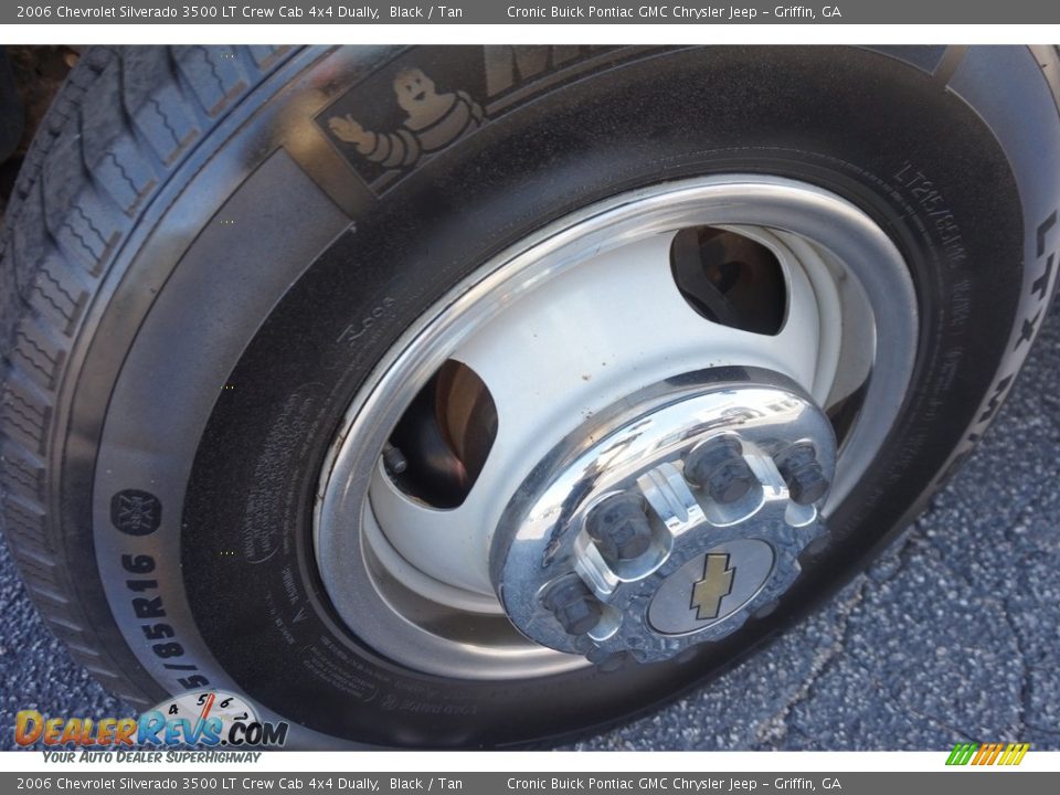 2006 Chevrolet Silverado 3500 LT Crew Cab 4x4 Dually Black / Tan Photo #20