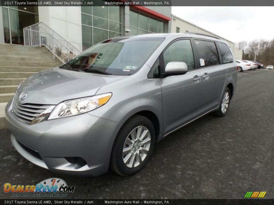 2017 Toyota Sienna LE AWD Silver Sky Metallic / Ash Photo #5