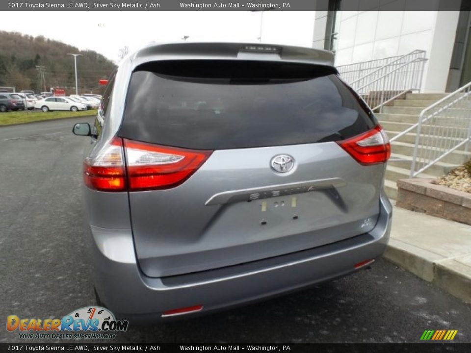 2017 Toyota Sienna LE AWD Silver Sky Metallic / Ash Photo #7