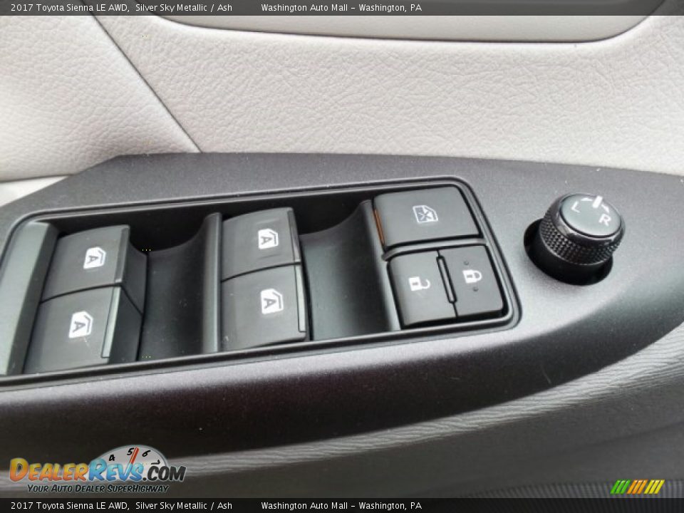 Controls of 2017 Toyota Sienna LE AWD Photo #14
