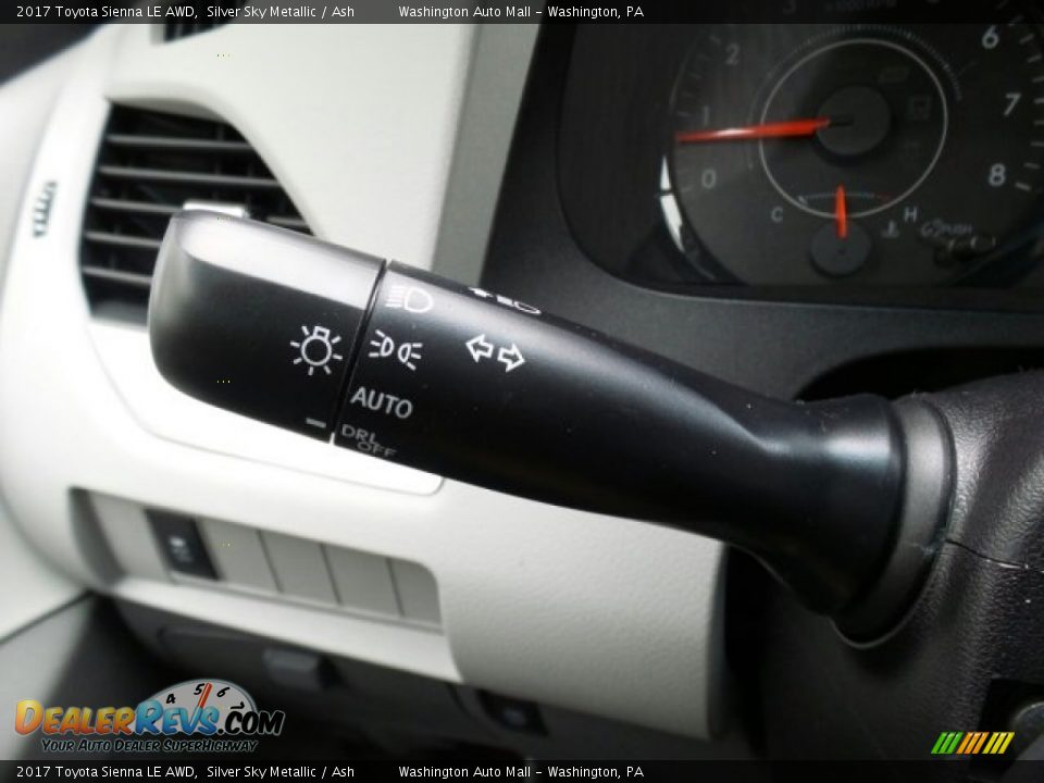 Controls of 2017 Toyota Sienna LE AWD Photo #22