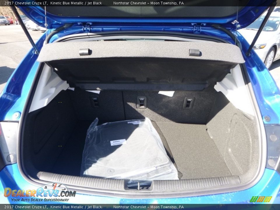 2017 Chevrolet Cruze LT Kinetic Blue Metallic / Jet Black Photo #7