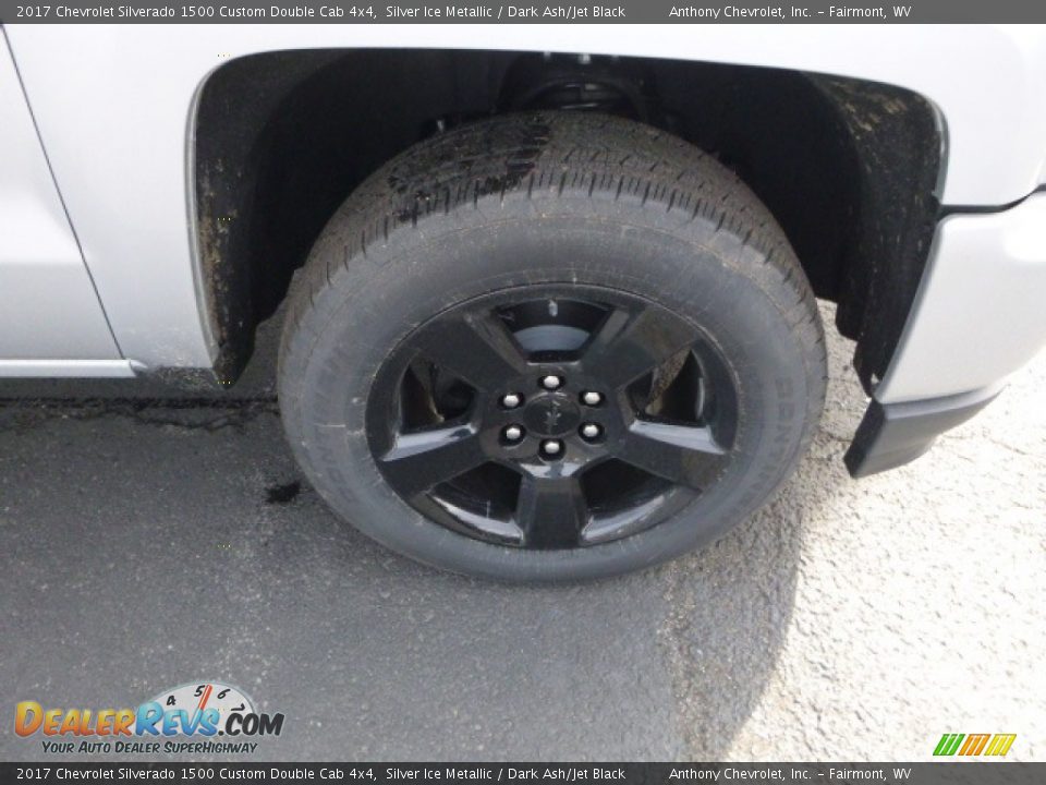 2017 Chevrolet Silverado 1500 Custom Double Cab 4x4 Silver Ice Metallic / Dark Ash/Jet Black Photo #2