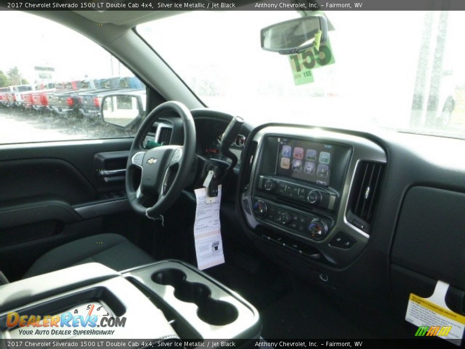 2017 Chevrolet Silverado 1500 LT Double Cab 4x4 Silver Ice Metallic / Jet Black Photo #4