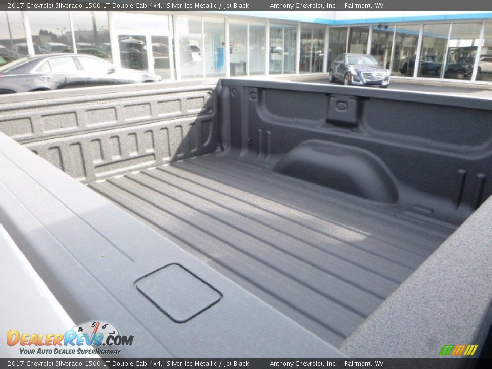 2017 Chevrolet Silverado 1500 LT Double Cab 4x4 Silver Ice Metallic / Jet Black Photo #5