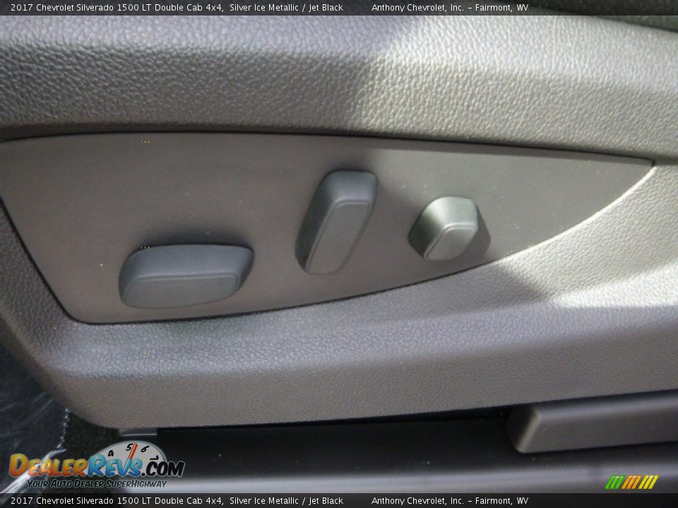 2017 Chevrolet Silverado 1500 LT Double Cab 4x4 Silver Ice Metallic / Jet Black Photo #15