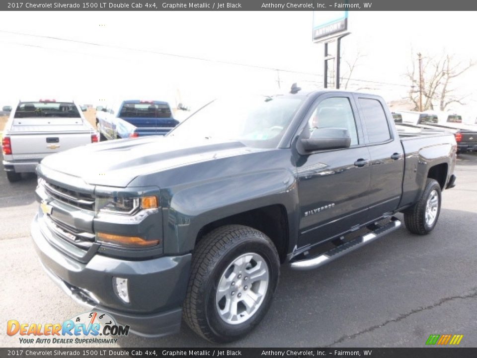 2017 Chevrolet Silverado 1500 LT Double Cab 4x4 Graphite Metallic / Jet Black Photo #12