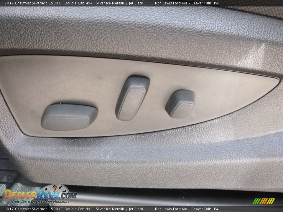 2017 Chevrolet Silverado 1500 LT Double Cab 4x4 Silver Ice Metallic / Jet Black Photo #15