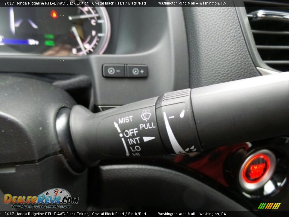 Controls of 2017 Honda Ridgeline RTL-E AWD Black Edition Photo #29