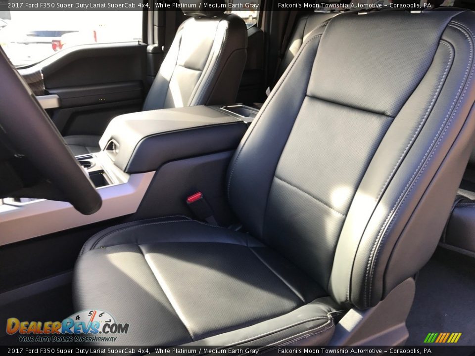 Front Seat of 2017 Ford F350 Super Duty Lariat SuperCab 4x4 Photo #12