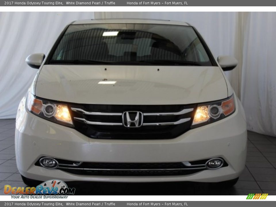 2017 Honda Odyssey Touring Elite White Diamond Pearl / Truffle Photo #4