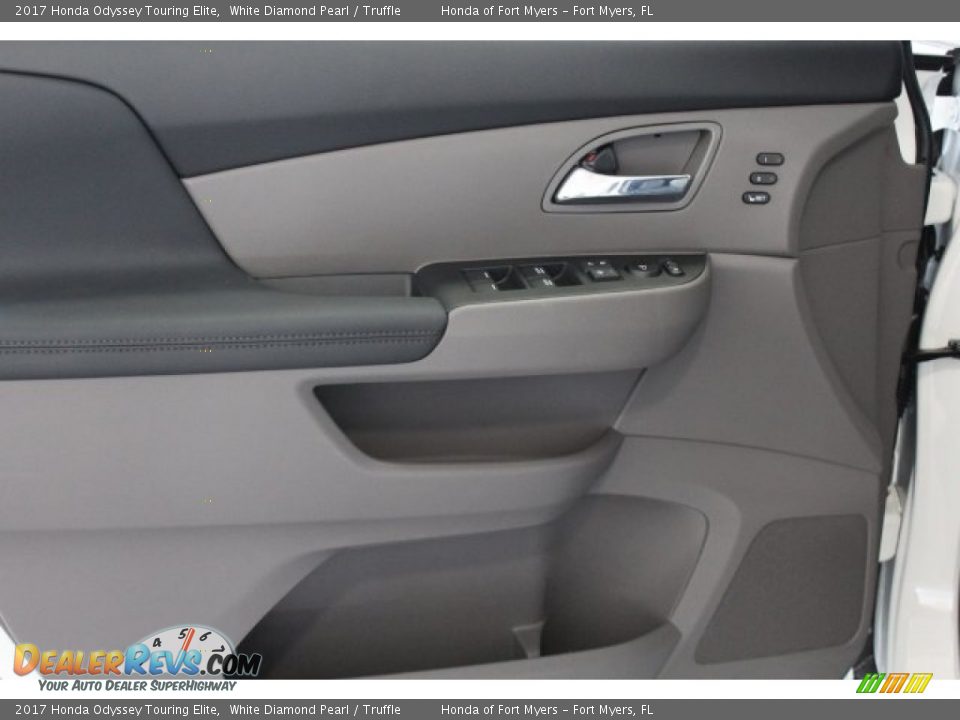 2017 Honda Odyssey Touring Elite White Diamond Pearl / Truffle Photo #7