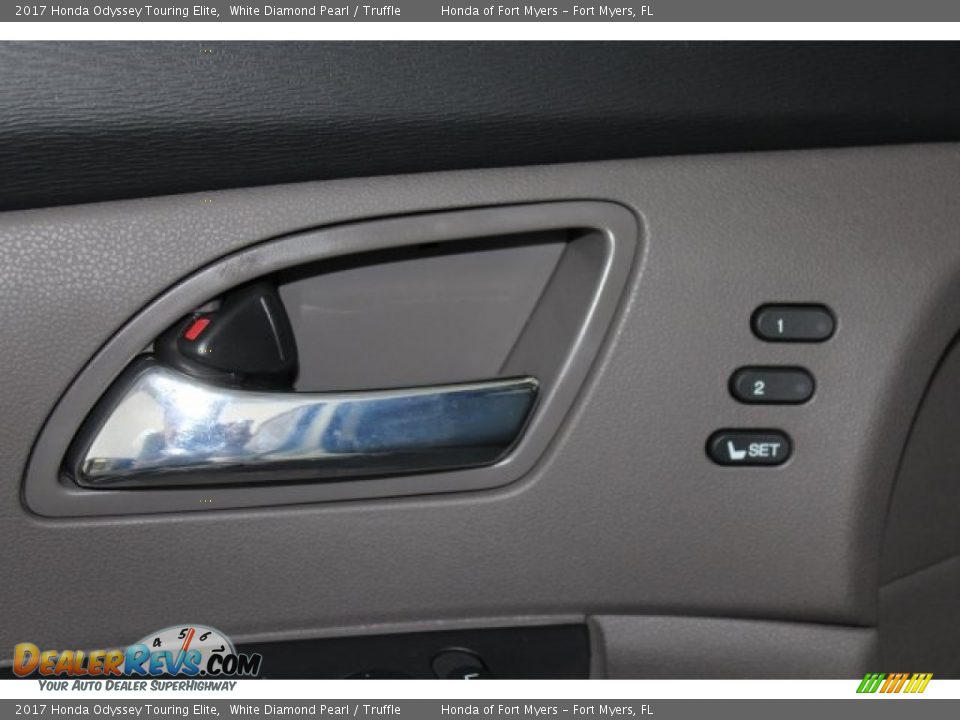 2017 Honda Odyssey Touring Elite White Diamond Pearl / Truffle Photo #9