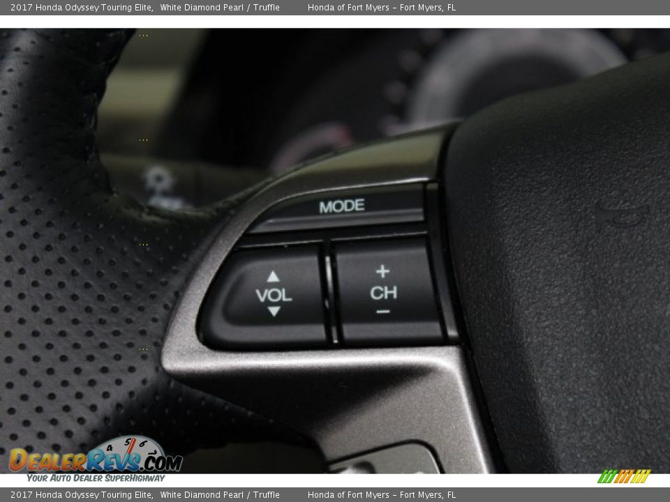 Controls of 2017 Honda Odyssey Touring Elite Photo #14