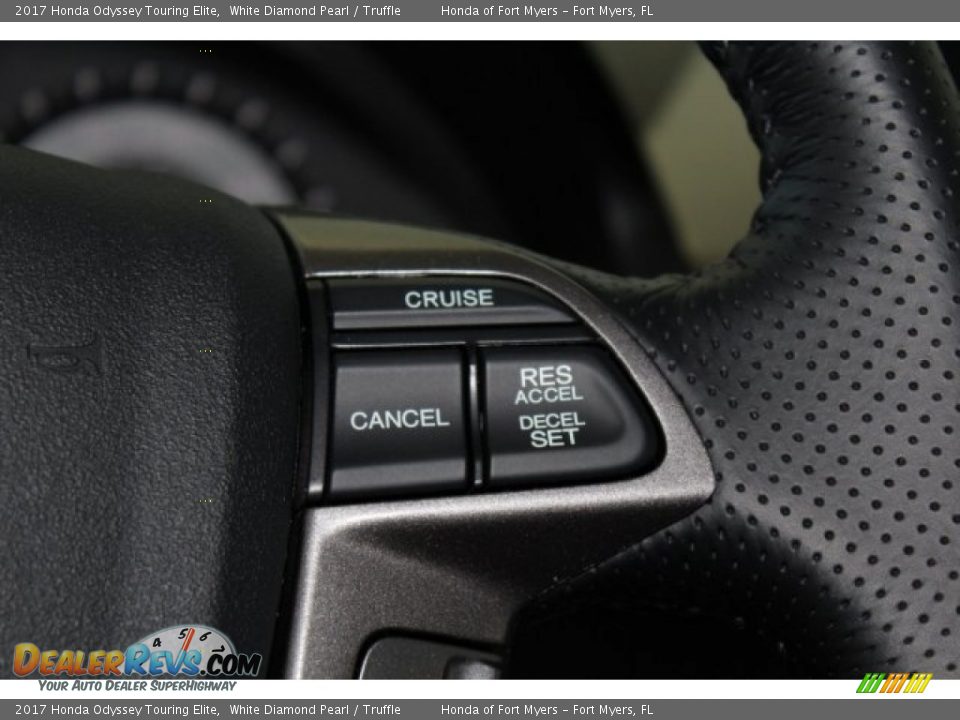 Controls of 2017 Honda Odyssey Touring Elite Photo #15