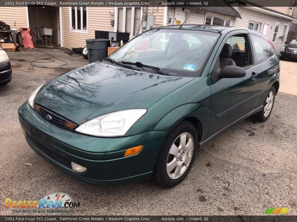 Front 3/4 View of 2001 Ford Focus ZX3 Coupe Photo #2